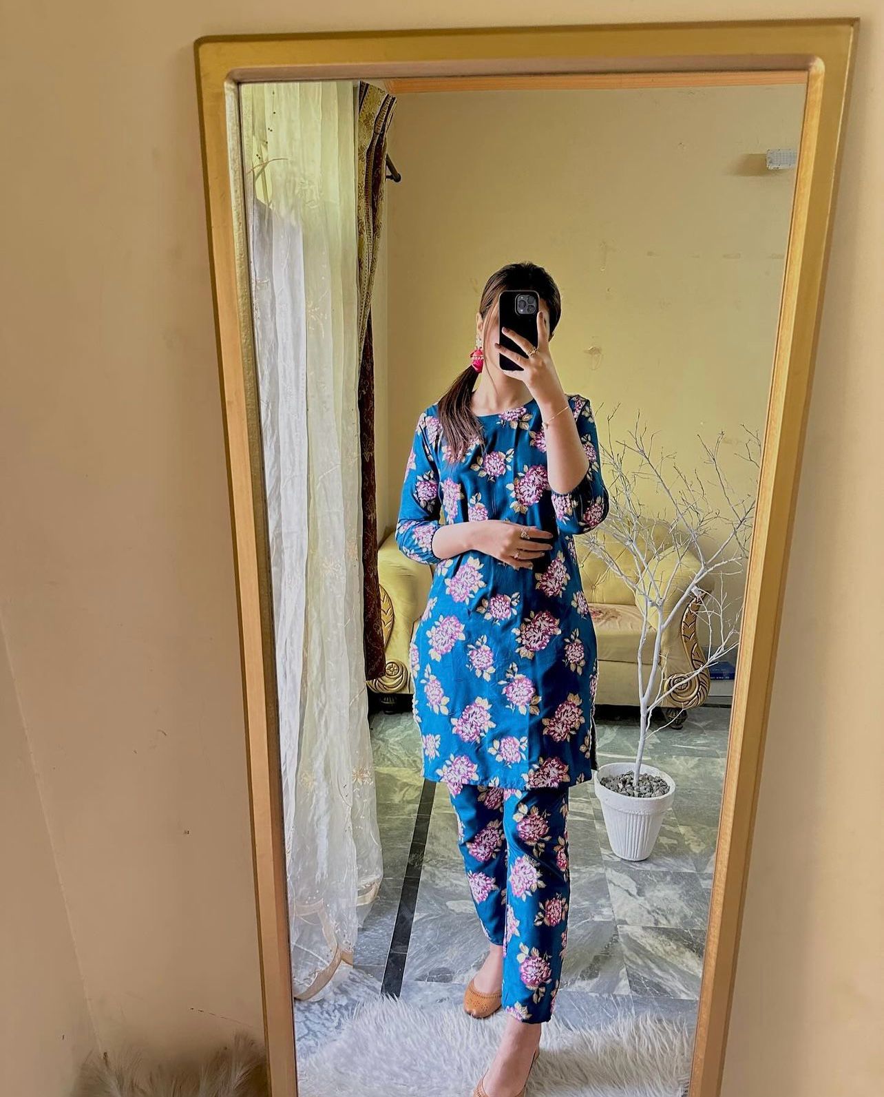 Gulab Stitched 2Pc Linen Suit