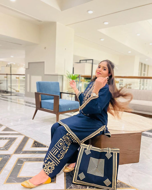 Zinc Pyramid Design 2Pc Stitched