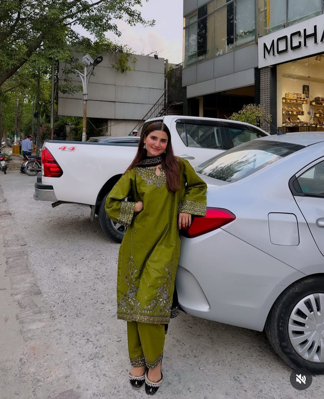 MAYAL Embroided 3PC – Pure Lawn Suit