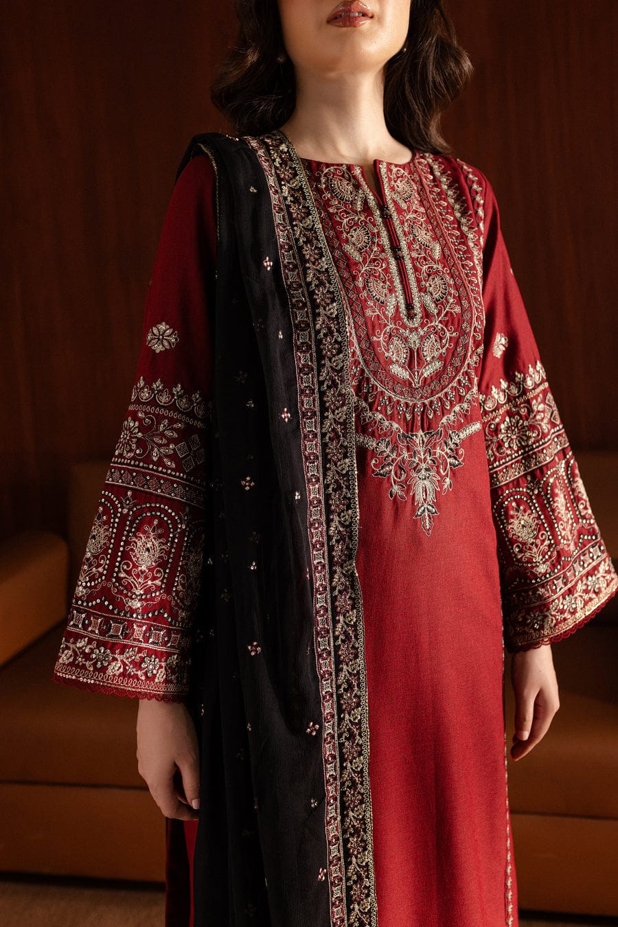 Royal Pret 3Pc – Embroidered Lawn Dress