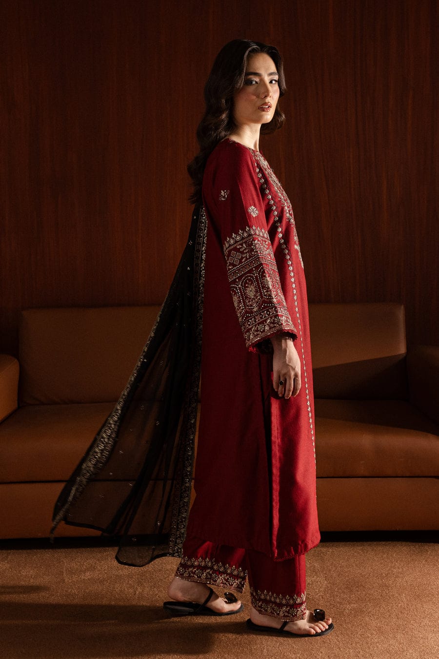 Royal Pret 3Pc – Embroidered Lawn Dress