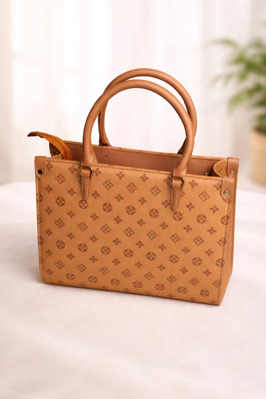 Amber Hand Bag