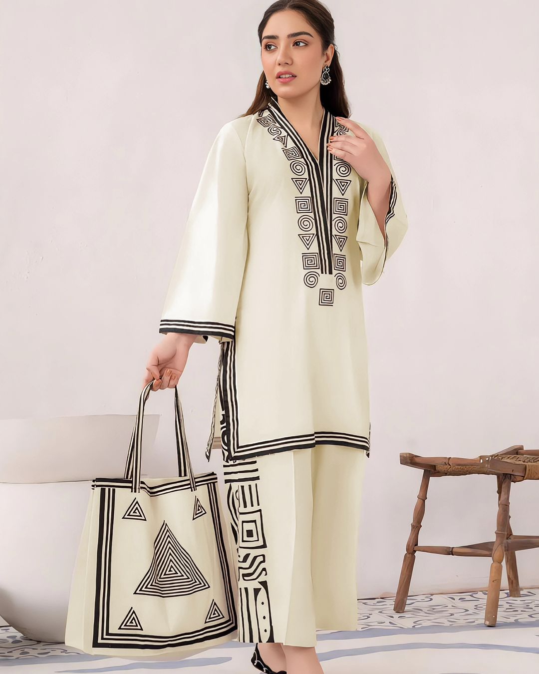 Free Hand Bag + Pyramid Design 2Pc Stitched