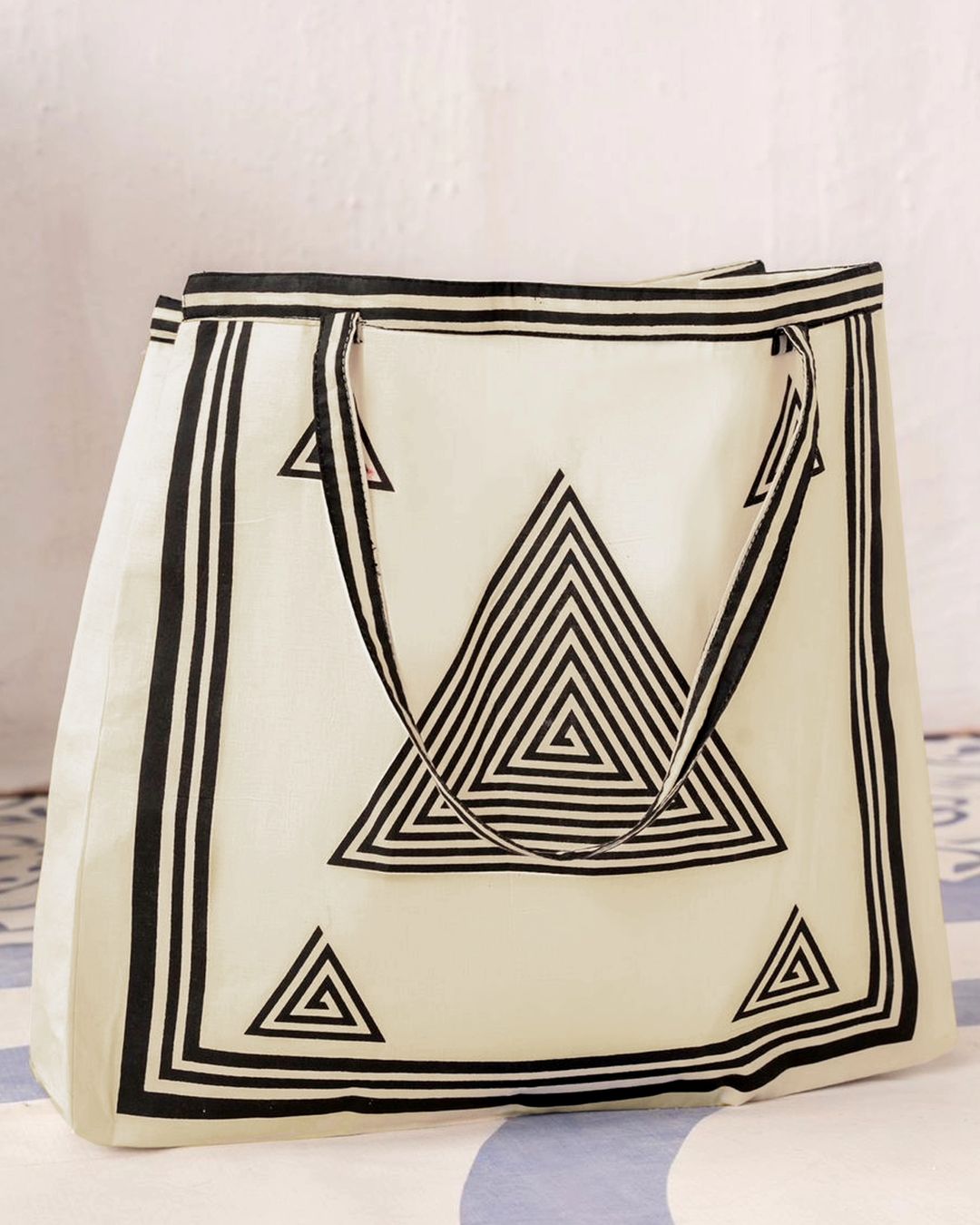 Free Hand Bag + Pyramid Design 2Pc Stitched