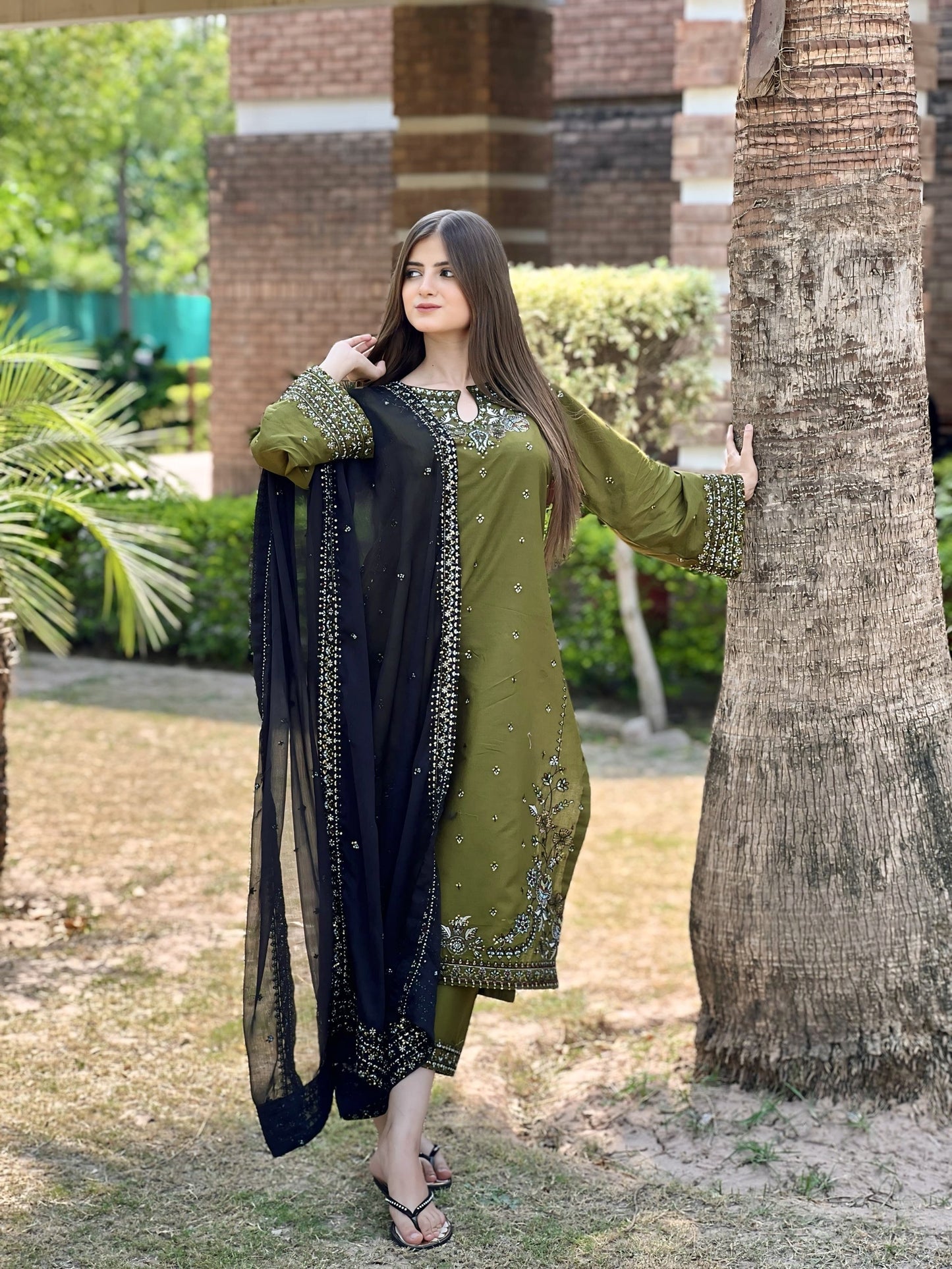 MAYAL Embroided 3PC – Pure Lawn Suit