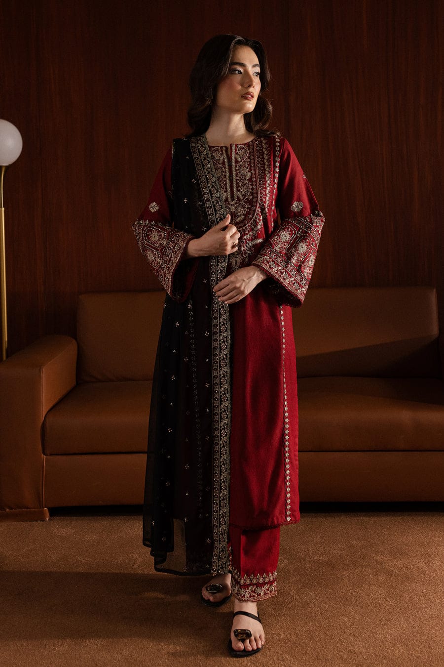 Royal Pret 3Pc – Embroidered Lawn Dress