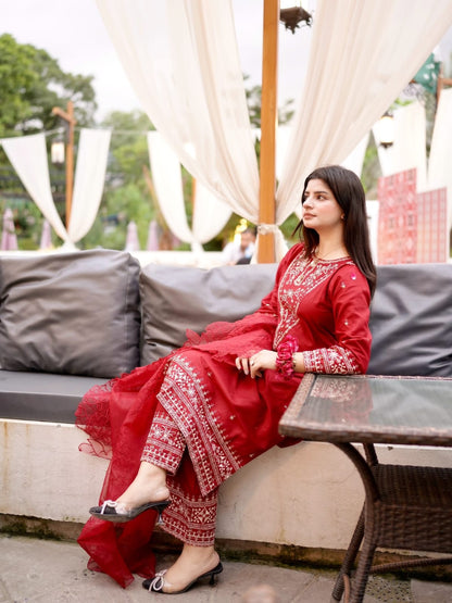 Zareen 3Pc – Embroidered Lawn Dress
