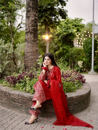 Zareen 3Pc – Embroidered Lawn Dress