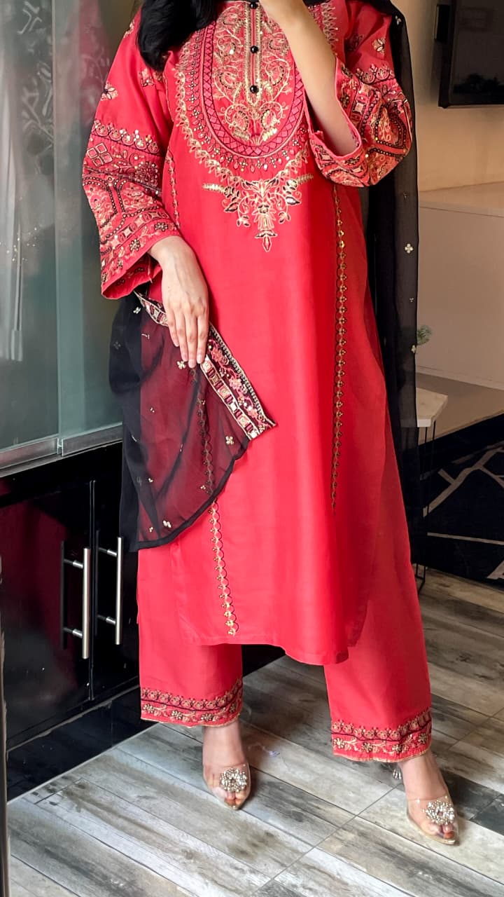 NOOR 3PC – Embroidered Dress