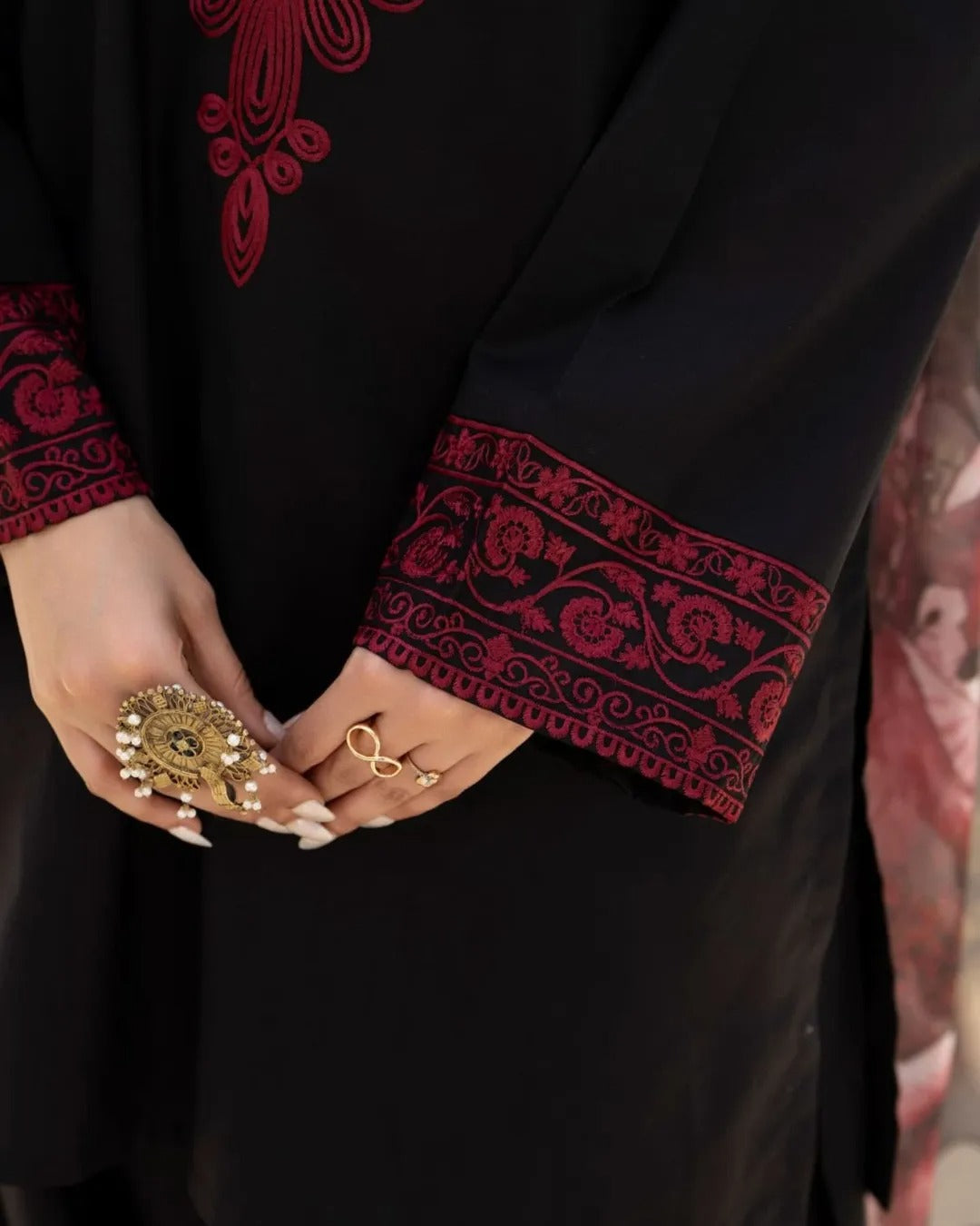 MAHI-NOOR Embroidery 3PC Suit
