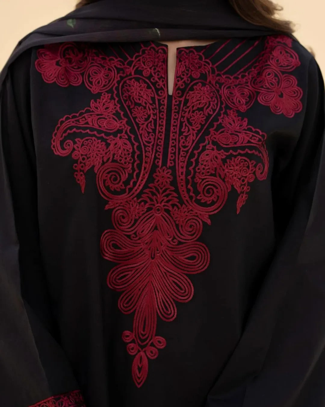 MAHI-NOOR Embroidery 3PC Suit