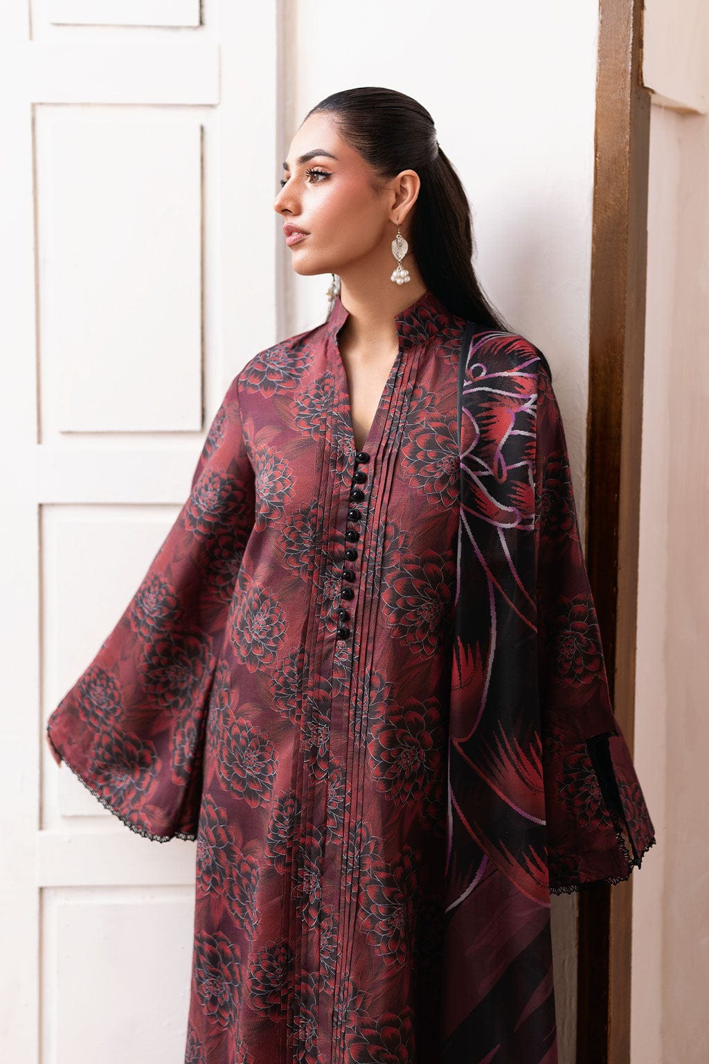 Front view of maroon floral printed stitched suit 3PC – Elahi Noor